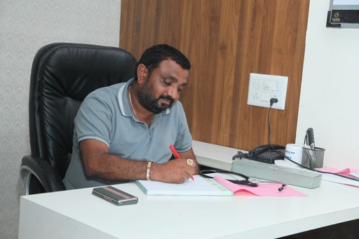 Munna Bhai Chairman Radhe Hospital